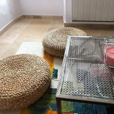 Entre Et Lavandes * Roumoules