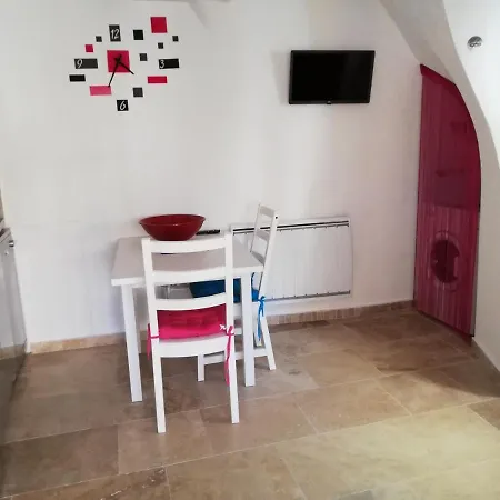 Entre Et Lavandes * Roumoules